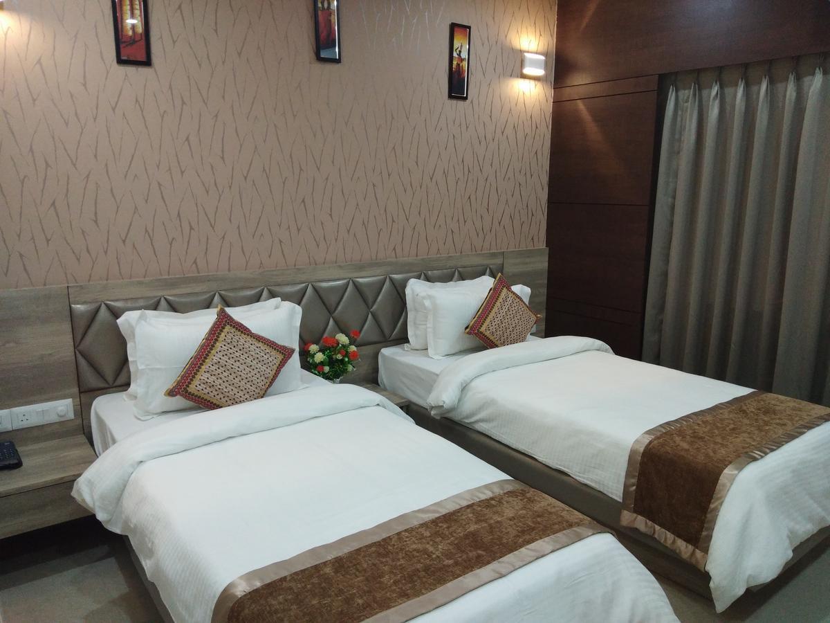 Hotel Welkin Residency Tezpur Exterior foto